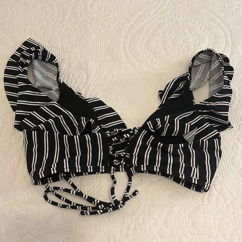 Lace up back swim top - Picture 2 of 2